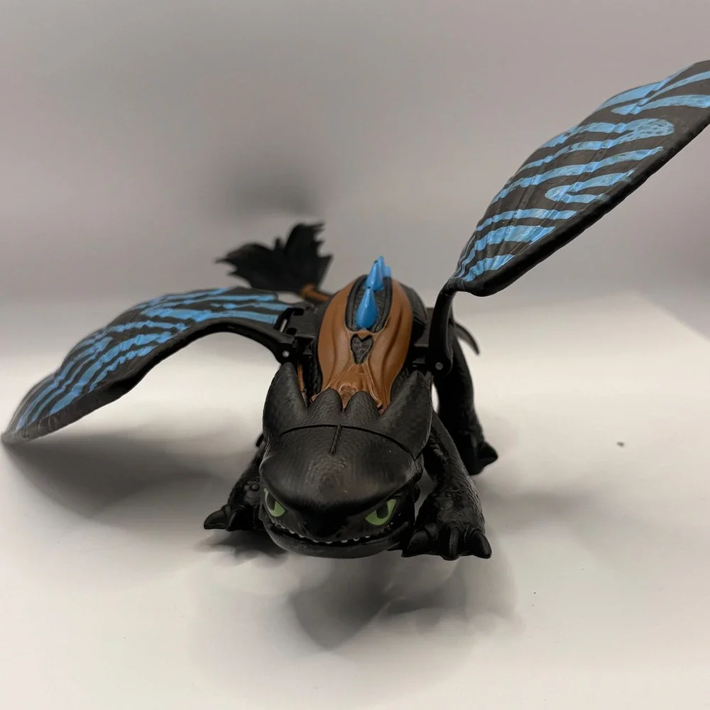 DreamWorks‎ Dragons Toothless Night Fury Hidden World Blue Wings Action Figure